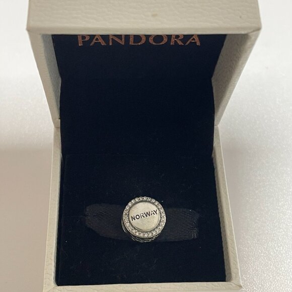 Pandora Norway Flag Charm - Picture 3 of 5